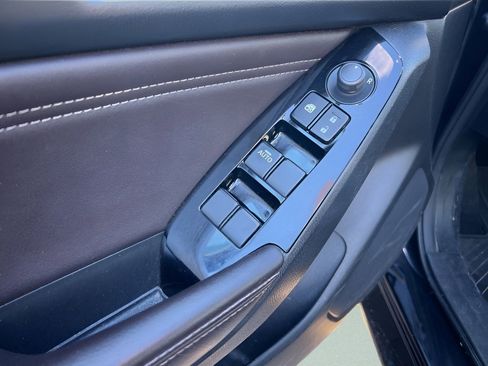 Used 2018 MAZDA MAZDA3 Touring image 21