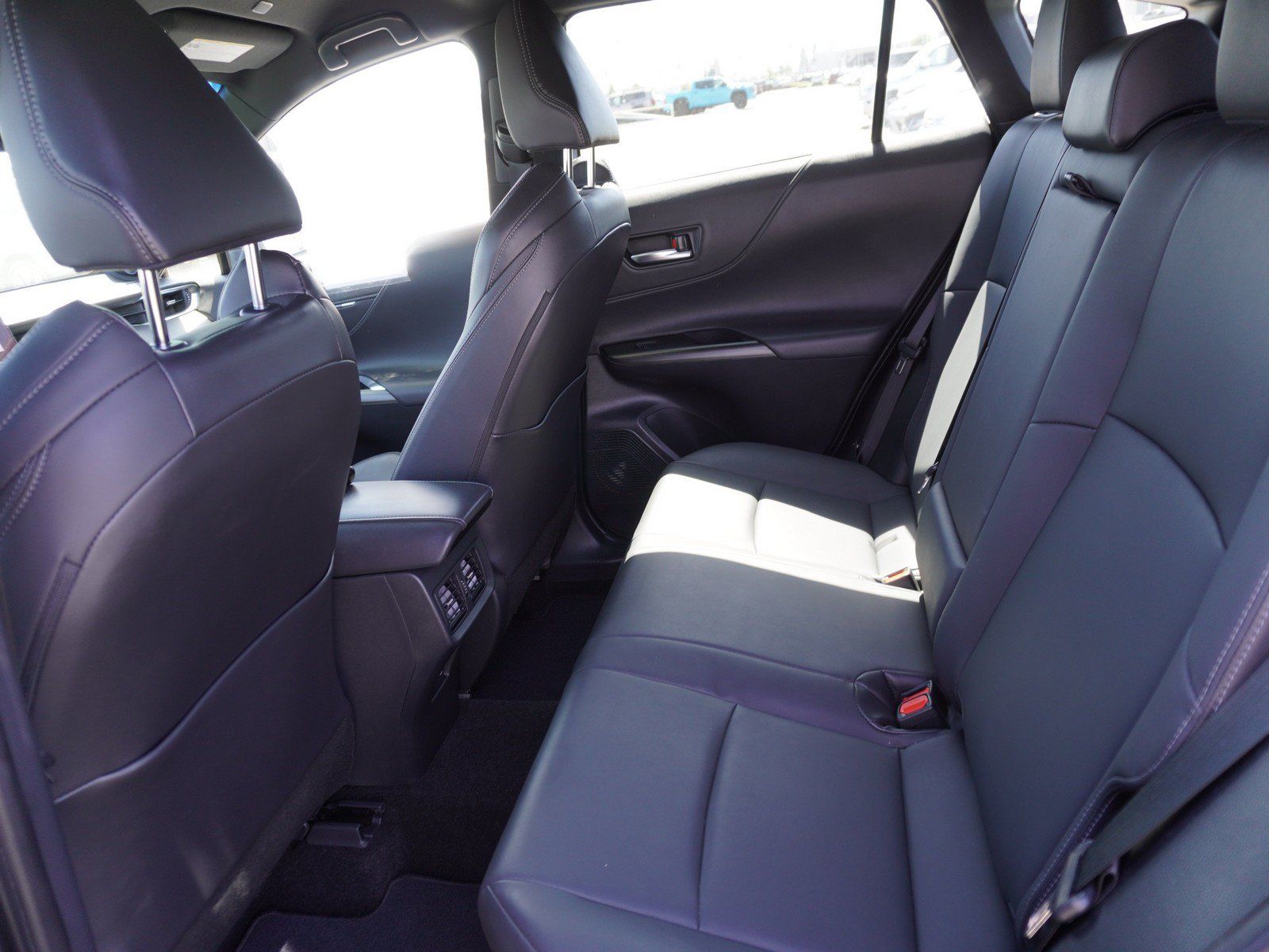 Used 2024 Toyota Venza XLE AWD/4WD image 13