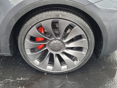 Used 2022 Tesla Model Y Performance AWD/4WD image 10