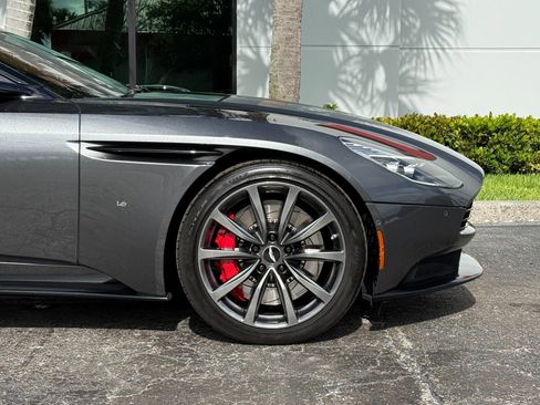 Used 2018 Aston Martin DB11 V12 RWD image 4