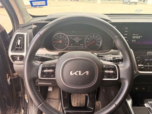 Used 2022 Kia Sorento S w/ Panoramic Sunroof Package FWD image 14