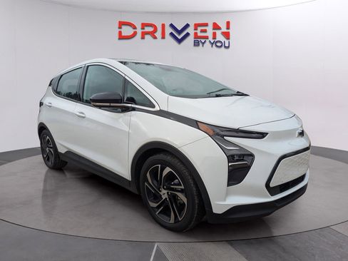 Used 2023 Chevrolet Bolt LT w/ Infotainment Package image 7