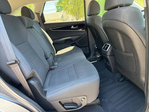 Used 2020 Kia Sorento LX AWD/4WD image 21