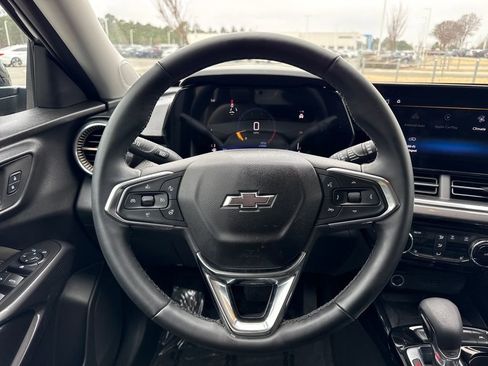 Used 2025 Chevrolet Trax ACTIV w/ Sunroof Package image 18