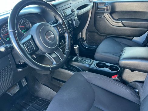 Used 2018 Jeep Wrangler Unlimited Sport S image 11