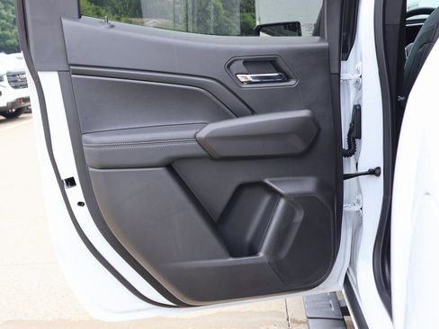 New 2025 GMC Canyon Elevation w/ Convenience Package image 18