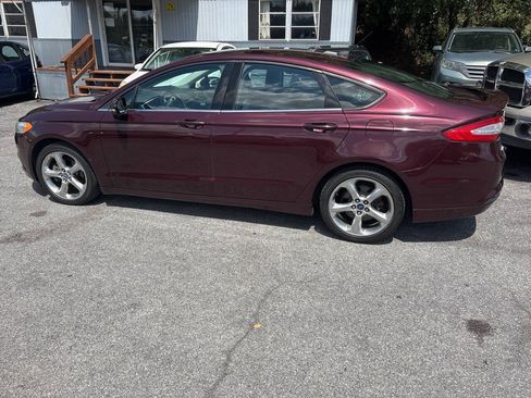 Used 2013 Ford Fusion SE FWD image 17