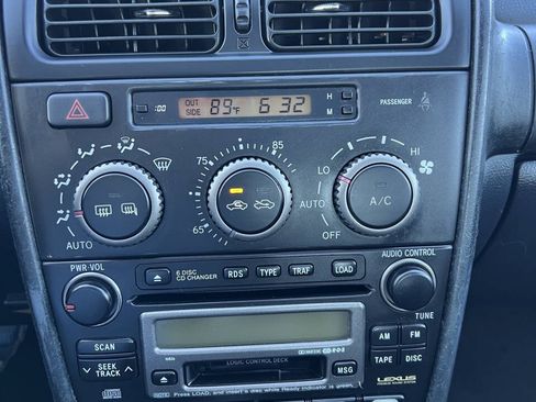 Used 2003 Lexus IS 300 RWD image 12