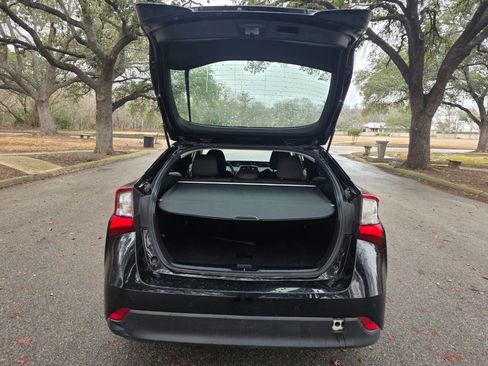 Used 2021 Toyota Prius LE image 13