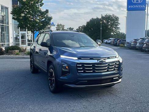 Used 2026 Chevrolet Equinox LT w/ Convenience Package II AWD/4WD image 1