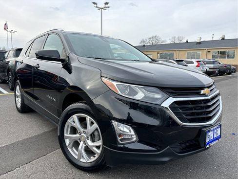 Used 2020 Chevrolet Equinox LT image 2