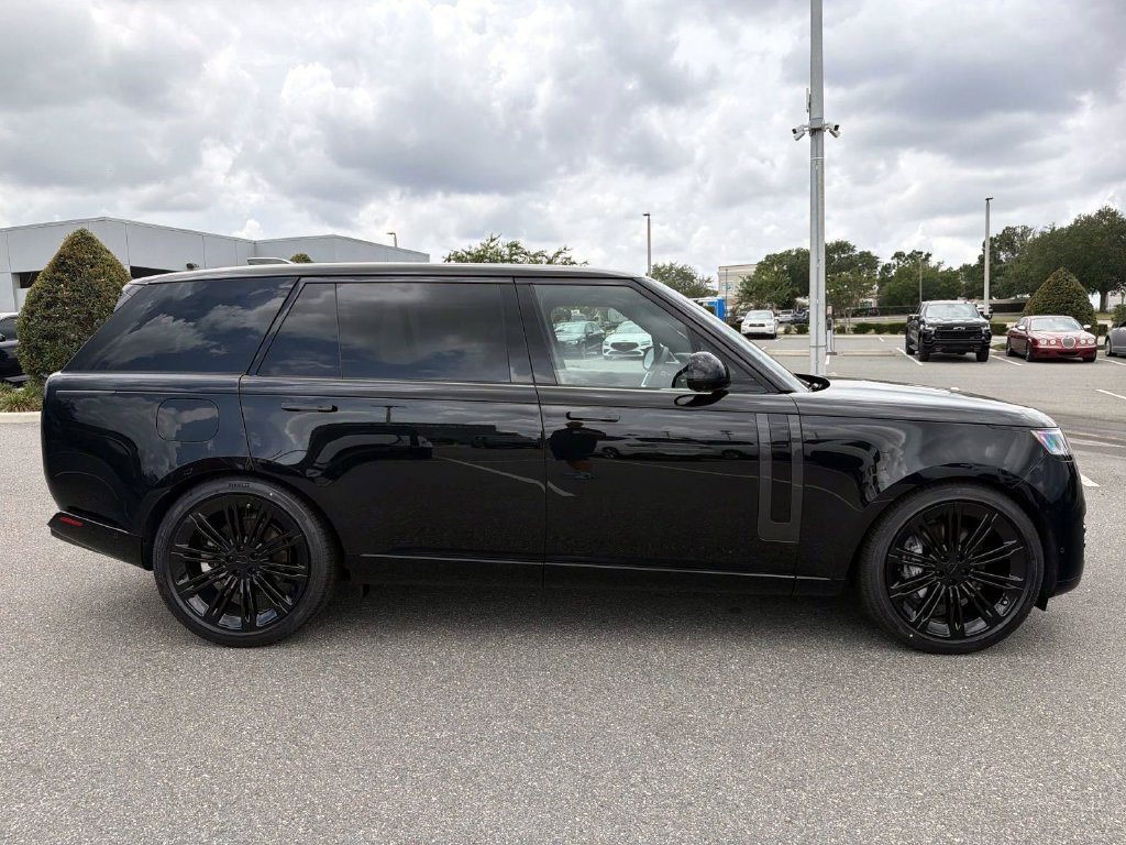 New 2026 Land Rover Range Rover Long Wheelbase SE AWD/4WD image 6