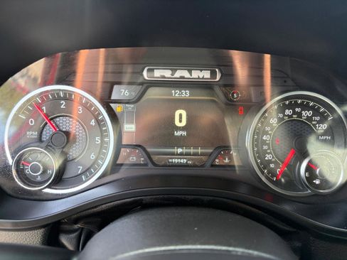 Used 2025 RAM 1500 Laramie AWD/4WD image 14
