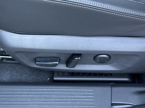 New 2026 Nissan Rogue Platinum AWD/4WD image 14