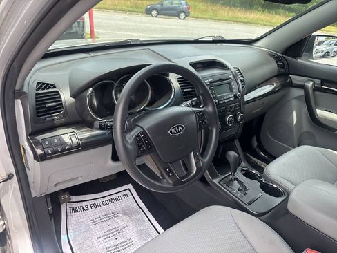 Used 2011 Kia Sorento LX w/ Convenience Pkg AWD/4WD image 11