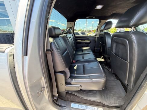 Used 2014 Chevrolet Silverado 2500 LT w/ Z71 Appearance Package AWD/4WD image 23