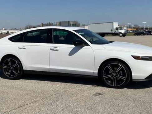 New 2026 Honda Accord SE image 2