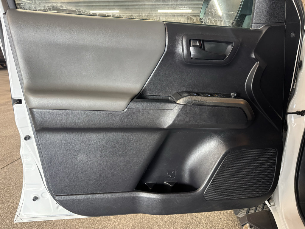 Used 2020 Toyota Tacoma SR5 RWD image 14