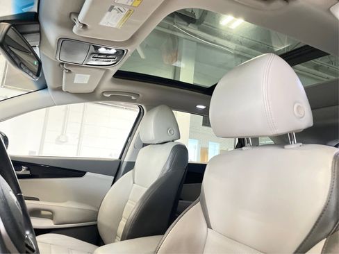 Used 2020 Kia Sorento SX image 26