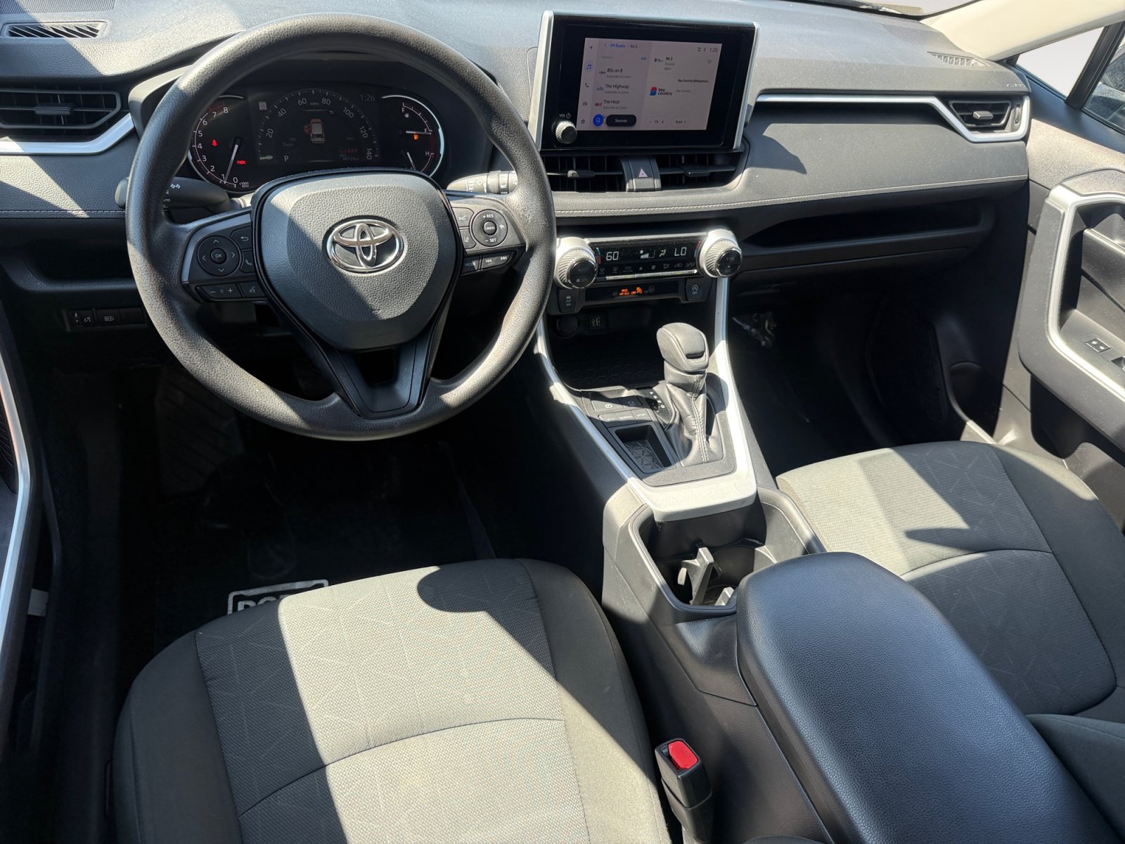 Used 2024 Toyota RAV4 XLE FWD image 15