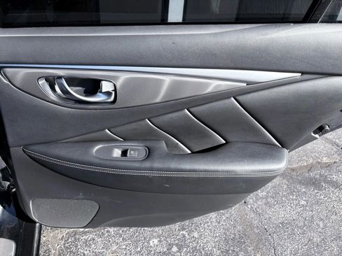 Used 2016 INFINITI Q50 3.0t Premium w/ Driver Assistance Package image 17