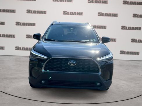 Used 2023 Toyota Corolla Cross XLE w/ Convenience Package image 8