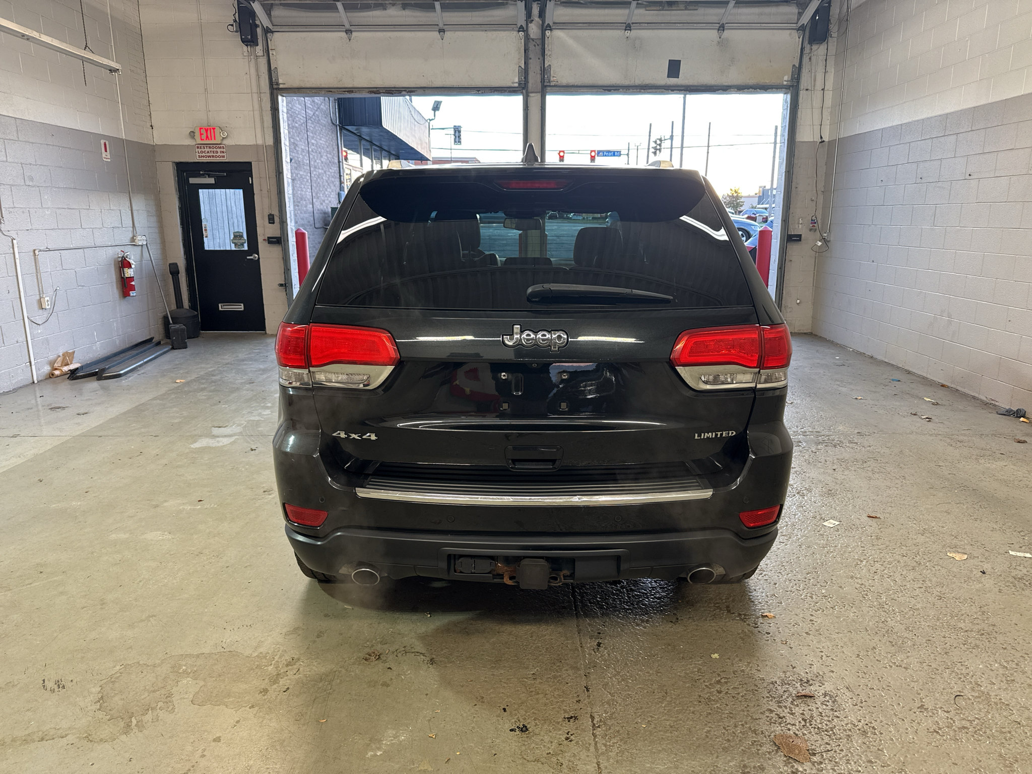 Used 2014 Jeep Grand Cherokee Limited w/ Trailer Tow Group IV AWD/4WD image 7