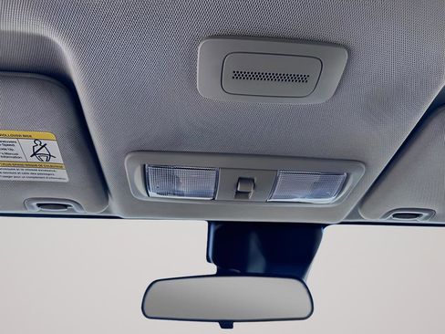 Used 2024 Nissan Frontier SV image 34