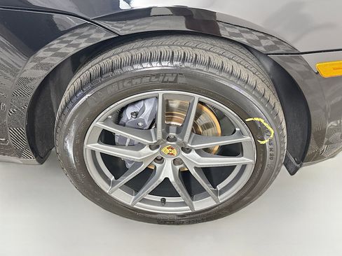 Used 2024 Porsche Macan Turbo w/ Premium Plus Package image 31