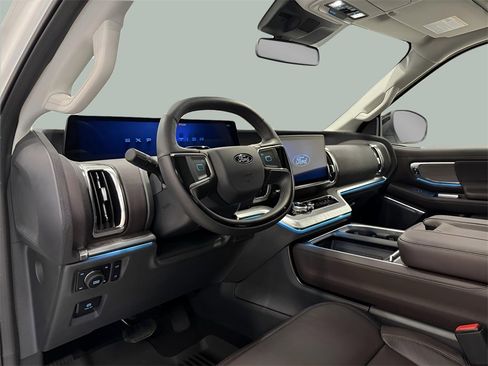 New 2025 Ford Expedition Platinum w/ Platinum Ultimate Package image 19