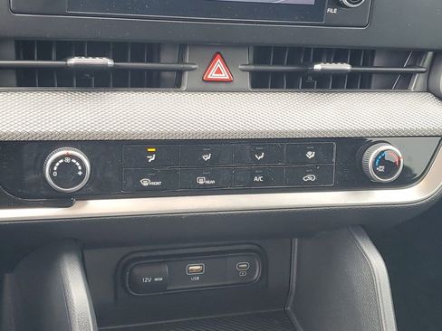 Used 2024 Kia Sportage LX image 18