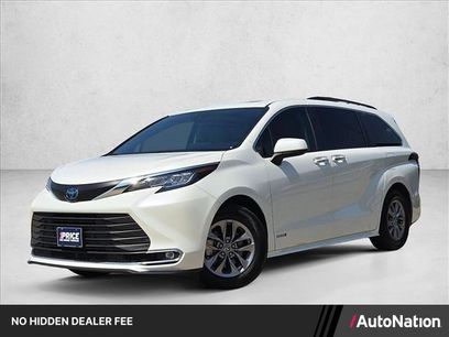 Used 2021 Toyota Sienna XLE