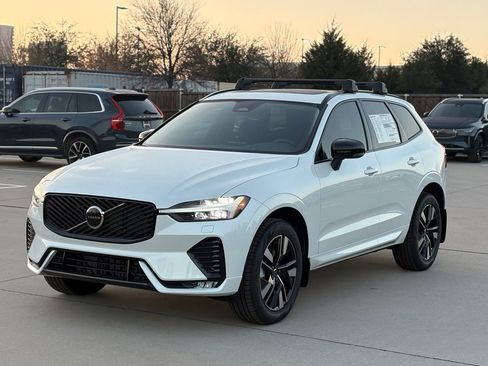New 2026 Volvo XC60 B5 Core w/ Protection Package Premier image 2