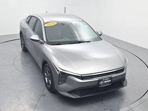 Used 2025 Kia K4 FWD image 48