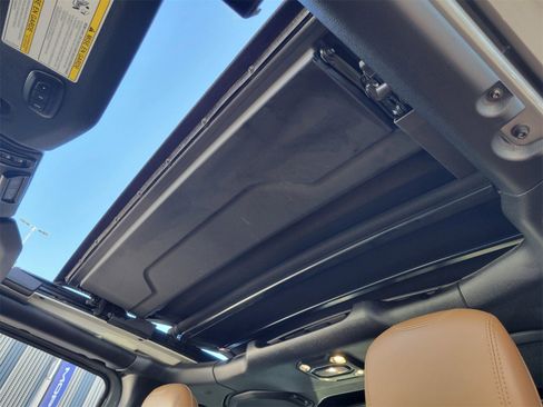 Used 2023 Jeep Wrangler Unlimited Rubicon 4xe w/ Steel Bumper Group image 17