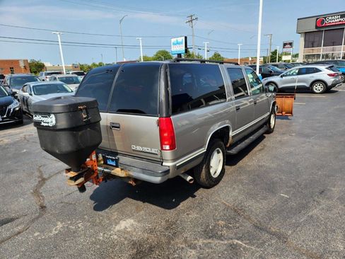 Used 1999 Chevrolet Suburban 4WD w/ Preferred Equipment Group 2 image 11