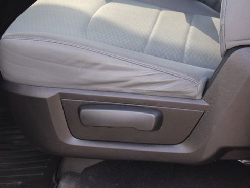 Used 2016 RAM 1500 Classic SLT image 13