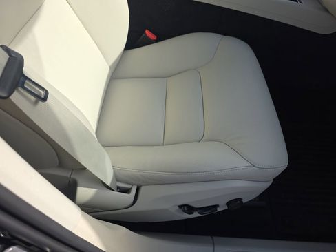 Used 2025 Volvo XC60 T8 Plus w/ Protection Package Premier image 12