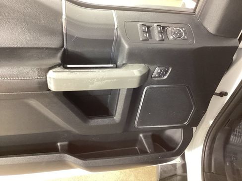 Used 2018 Ford F150 Lariat w/ Equipment Group 502A Luxury AWD/4WD image 12