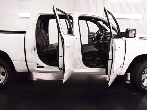 Used 2022 RAM 1500 Big Horn image 32