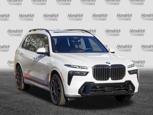Used 2025 BMW X7 xDrive40i w/ M Sport Package image 2