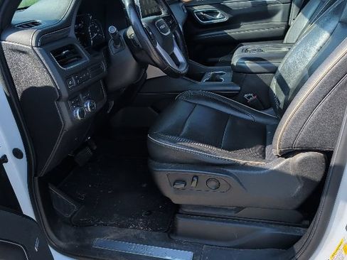 Used 2021 GMC Yukon XL SLT AWD/4WD image 15