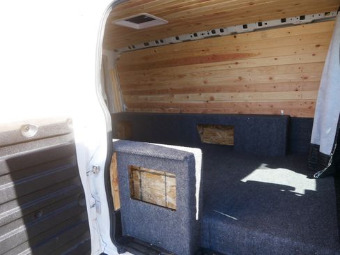 Used 2017 Chevrolet Express 2500 RWD image 22