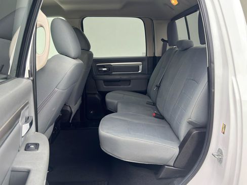 Used 2019 RAM 1500 Classic SLT AWD/4WD image 12
