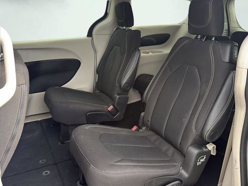 Used 2023 Chrysler Voyager LX FWD image 22