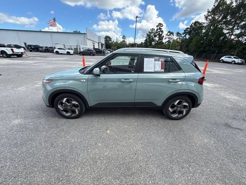 Used 2026 Hyundai Venue SEL FWD image 5