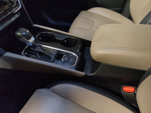 Used 2019 Hyundai Santa Fe Limited AWD/4WD image 26