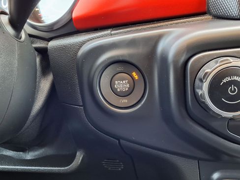 Used 2019 Jeep Wrangler Unlimited Rubicon AWD/4WD image 12