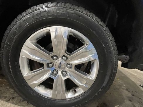 Used 2015 Ford F150 Platinum w/ Equipment Group 701A Luxury image 28