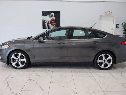 Used 2016 Ford Fusion SE w/ Equipment Group 201A FWD image 6